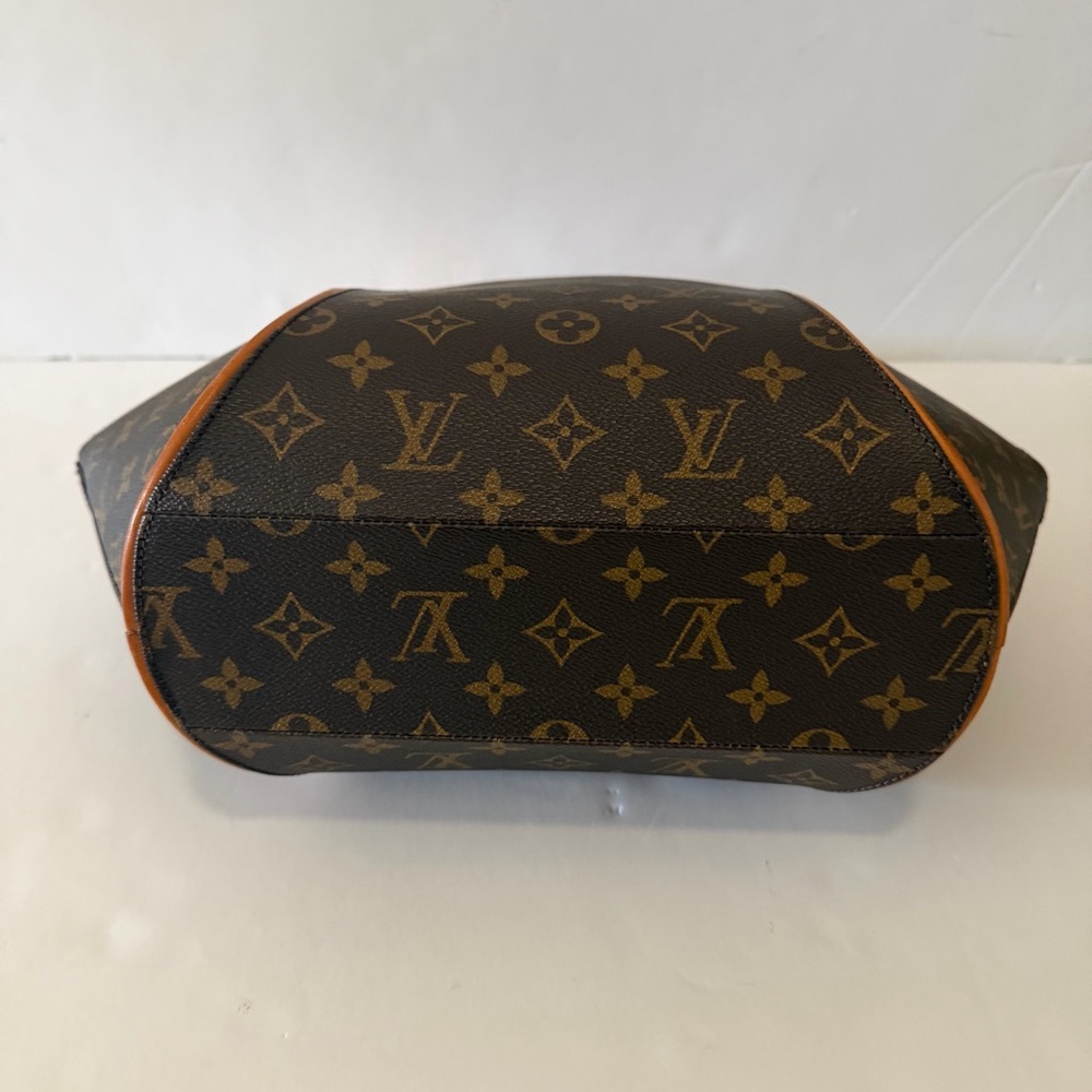 Louis Vuitton Monogram Ellipse - Picture 3 of 16